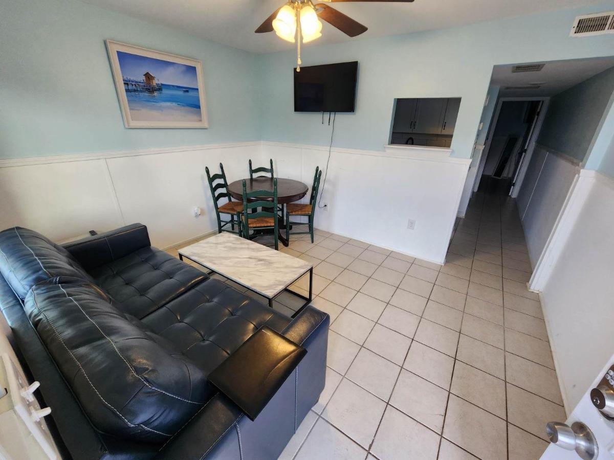 125 Atlantic Avenue Unit E - Pet Friendly! Walk To The Beach And Pier!1Br -1Ba - Sleeps 2-4 Guests! Мертл-Біч Екстер'єр фото